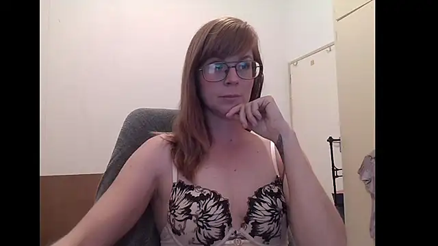Snapshot of SavannaGirly chatting on 06.11.26 SavannaGirly online show from 06.11.26