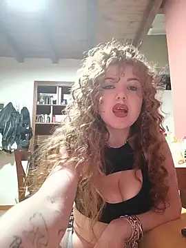 Snapshot of CurlyElisa chatting on 06.08.26 CurlyElisa online show from 06.08.26