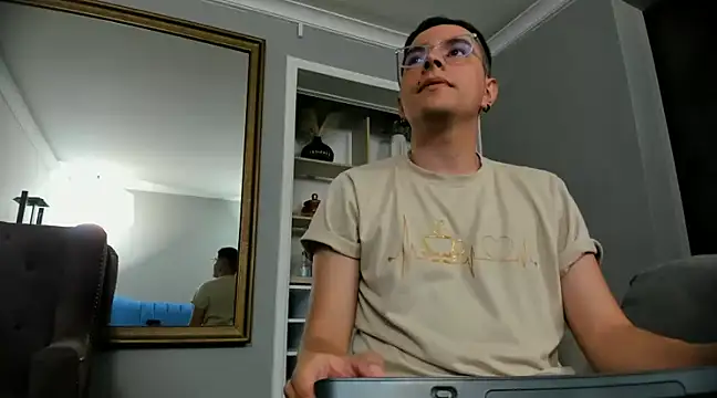 Jhoan saenz online show from 12.04.24