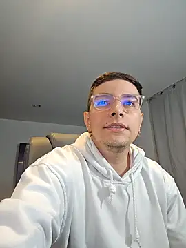 Jhoan saenz online show from 10.04.25