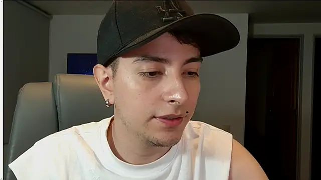 Jhoan saenz online show from 10.07.25