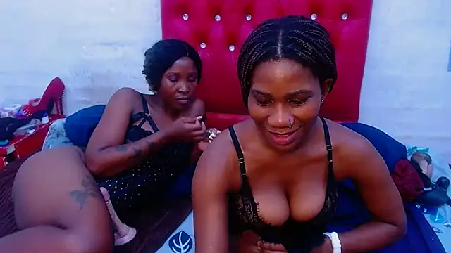 XSCARLETQUEENXX online show from 03.28.26