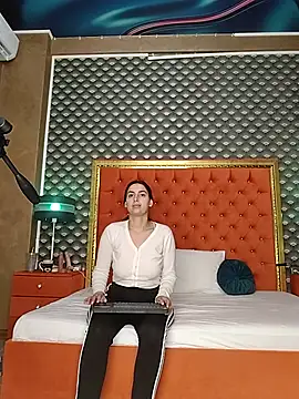 VallerieJones online show from 10.30.25