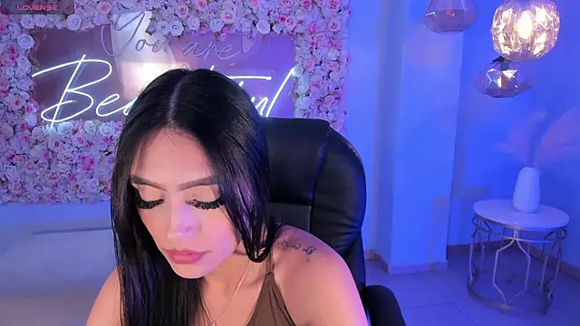 Snapshot of JadeEvansX chatting on 12.24.24 JadeEvansX online show from 12.24.24