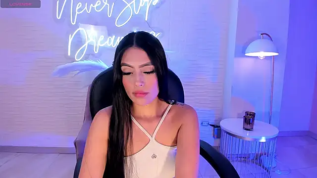 Snapshot of JadeEvansX chatting on 01.21.25 JadeEvansX online show from 01.21.25