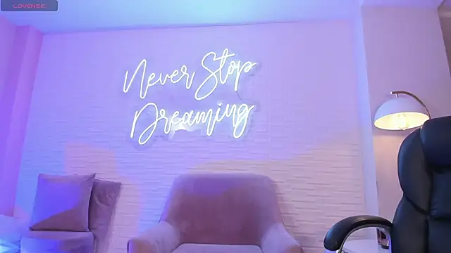 Snapshot of JadeEvansX chatting on 01.23.25 JadeEvansX online show from 01.23.25