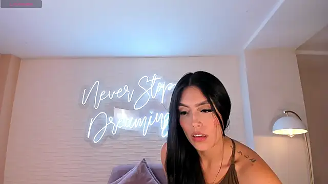 Snapshot of JadeEvansX chatting on 01.25.25 JadeEvansX online show from 01.25.25