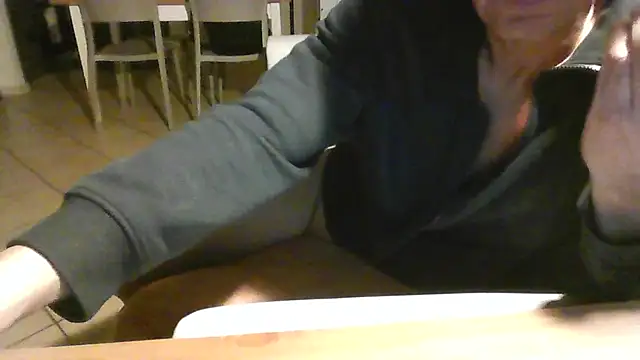 Snapshot of franz001970 chatting on 01.21.25 franz001970 online show from 01.21.25