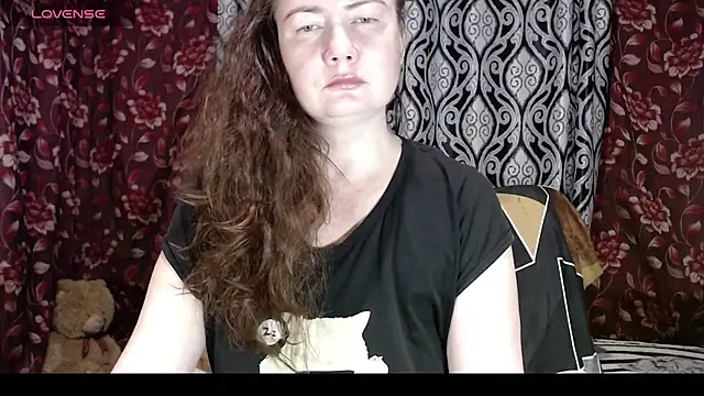 EmilyDoth online show from 10.11.25