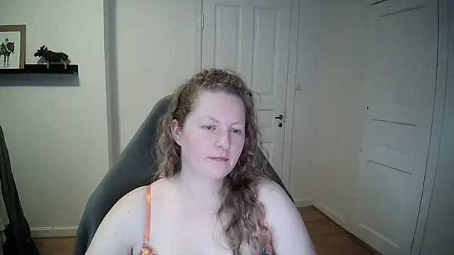 Snapshot of Girlnina-1995 chatting on 01.09.25 Girlnina-1995 online show from 01.09.25