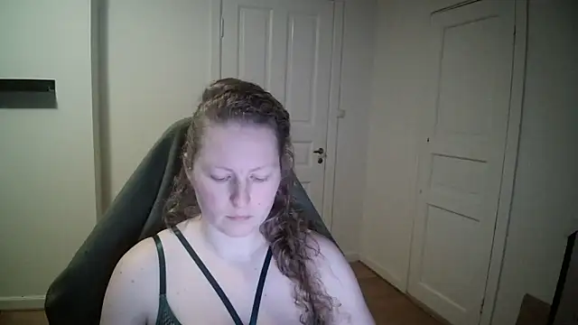 Snapshot of Girlnina-1995 chatting on 02.07.25 Girlnina-1995 online show from 02.07.25