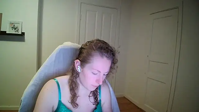 Girlnina-1995 online show from 12.04.25