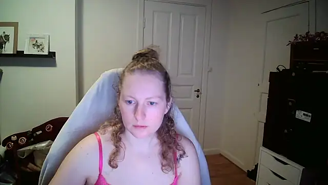 Snapshot of Girlnina-1995 chatting on 02.03.26 Girlnina-1995 online show from 02.03.26