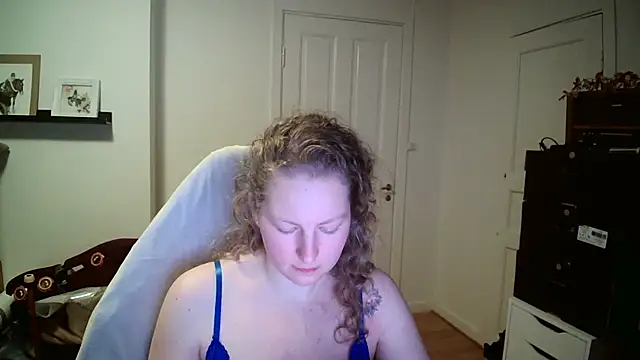 Snapshot of Girlnina-1995 chatting on 02.10.26 Girlnina-1995 online show from 02.10.26