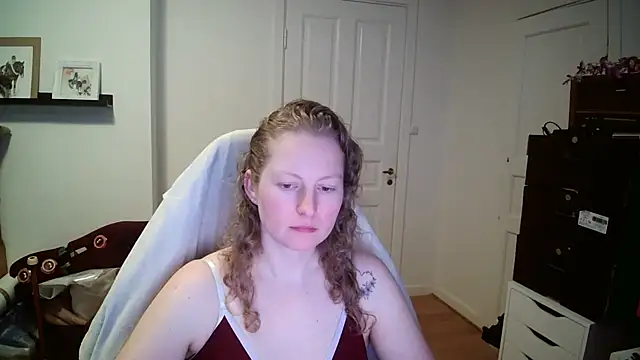 Snapshot of Girlnina-1995 chatting on 02.12.26 Girlnina-1995 online show from 02.12.26