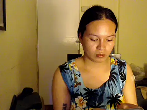 Snapshot of afilipinainLA chatting on 12.11.24 afilipinainLA online show from 12.11.24