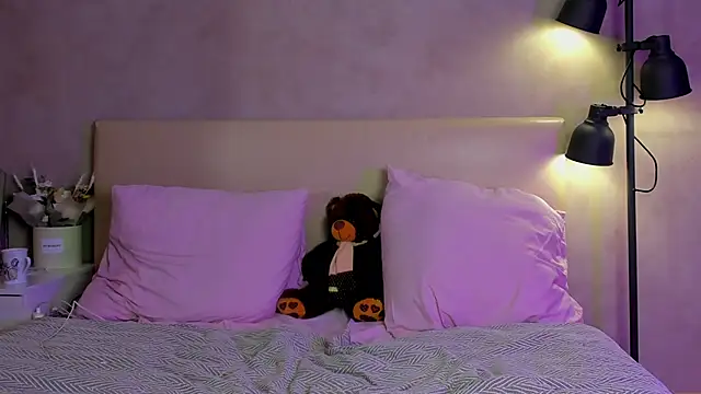 Snapshot of _ice_ba_by chatting on 10.25.25 ice ba by online show from 10.25.25