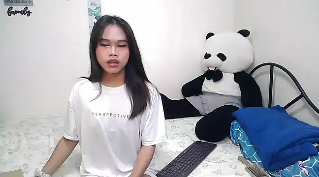 Snapshot of rihanna22 chatting on 03.01.25 rihanna22 online show from 03.01.25