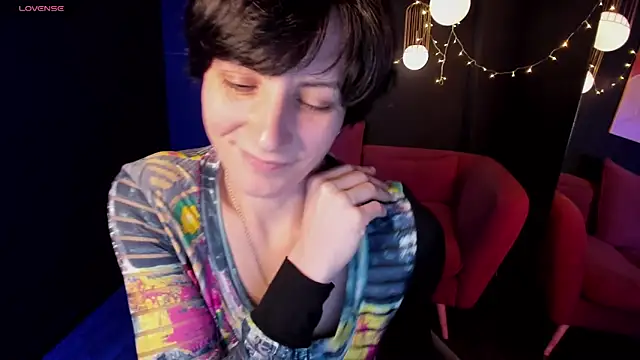 Snapshot of LorenDaze chatting on 01.28.25 LorenDaze online show from 01.28.25