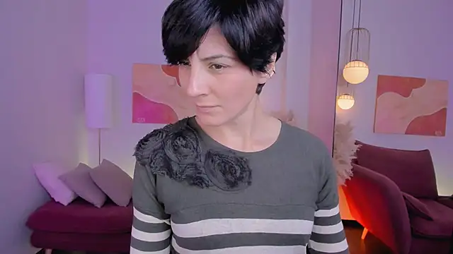 Snapshot of LorenDaze chatting on 10.21.25 LorenDaze online show from 10.21.25