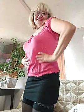 Snapshot of IrmaRose chatting on 10.14.25 IrmaRose online show from 10.14.25