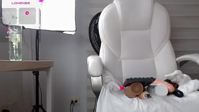 Snapshot of kimara_lion chatting on 03.12.25 kimara lion online show from 03.12.25