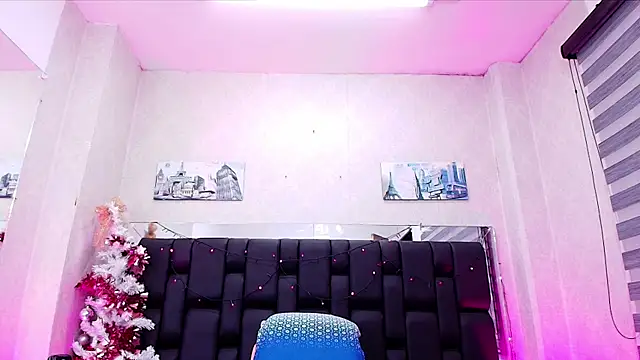 Snapshot of _carolina_fox chatting on 01.22.25 carolina fox online show from 01.22.25