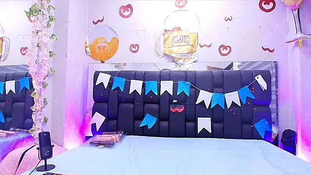 Snapshot of _carolina_fox chatting on 09.27.25 carolina fox online show from 09.27.25