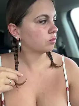 Snapshot of Samantha_official chatting on 02.22.25 Samantha official online show from 02.22.25