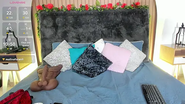 Karlagonzales  online show from 02.13.26