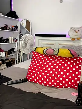 peeky pinky online show from 11.13.25