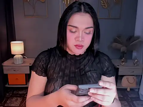 MaxeneCullens online show from 11.04.25