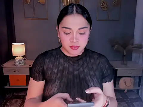 MaxeneCullens online show from 11.12.25