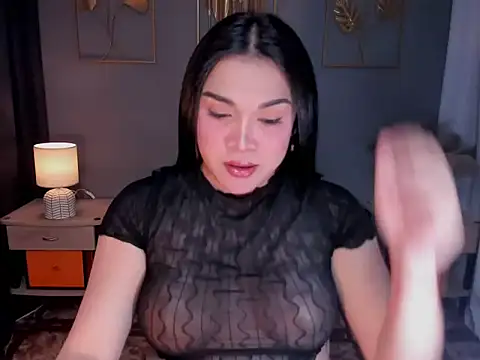 MaxeneCullens online show from 11.19.25