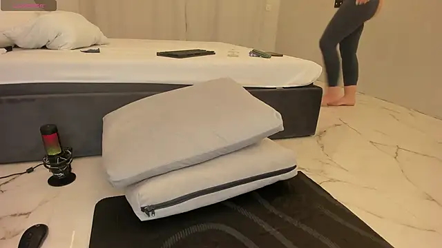 Snapshot of Devil_Minds chatting on 01.20.25 Devil Minds online show from 01.20.25