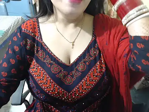 Snapshot of HOT_CHILLY chatting on 03.23.26 HOT CHILLY online show from 03.23.26