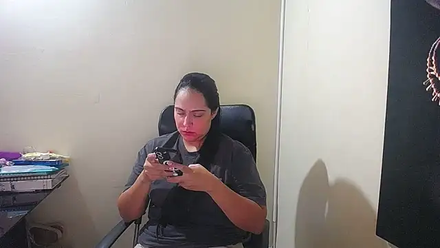 Snapshot of kendall_52 chatting on 12.19.24 kendall 52 online show from 12.19.24