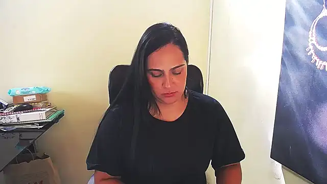 Snapshot of kendall_52 chatting on 01.16.25 kendall 52 online show from 01.16.25