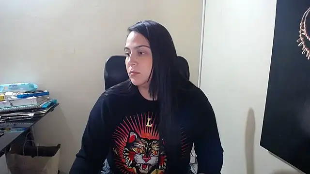 Snapshot of kendall_52 chatting on 02.13.25 kendall 52 online show from 02.13.25