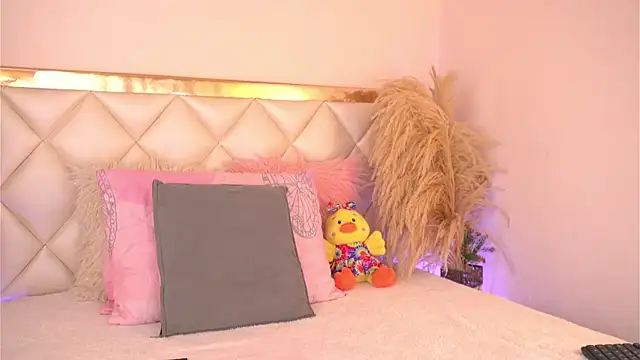 Snapshot of KendalEvanz chatting on 02.12.26 KendalEvanz online show from 02.12.26