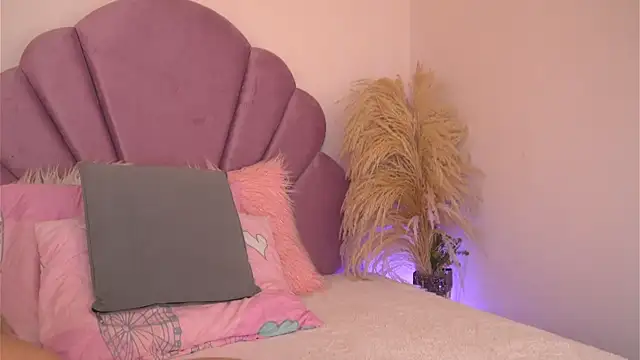 Snapshot of KendalEvanz chatting on 02.16.26 KendalEvanz online show from 02.16.26