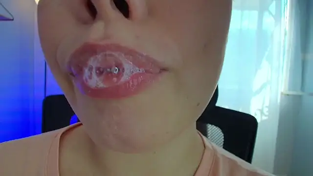 Snapshot of lisbet21x chatting on 03.08.25 lisbet21x online show from 03.08.25