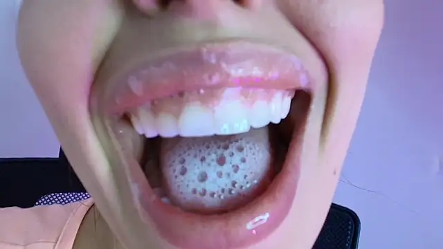 Snapshot of lisbet21x chatting on 11.22.25 lisbet21x online show from 11.22.25