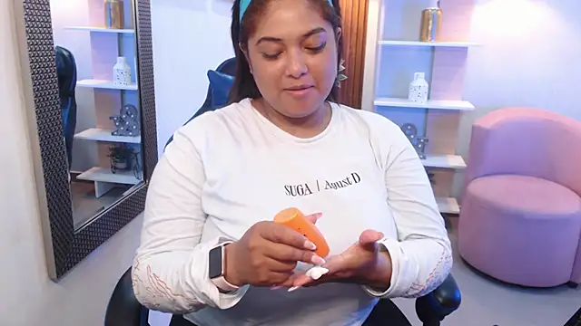 Snapshot of Kenya--Buhle chatting on 09.13.25 Kenya--Buhle online show from 09.13.25