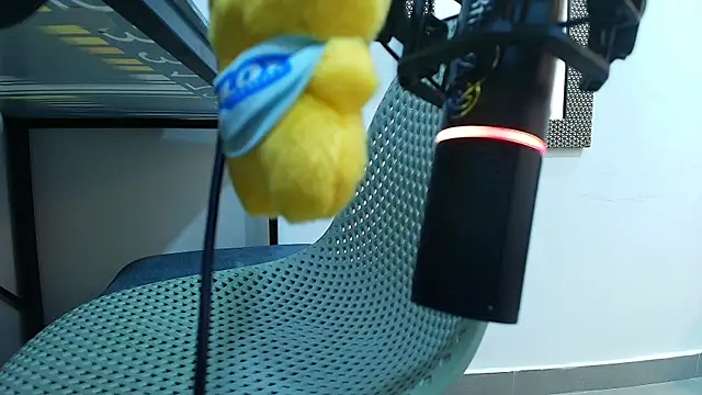 Snapshot of Kenya--Buhle chatting on 10.01.25 Kenya--Buhle online show from 10.01.25