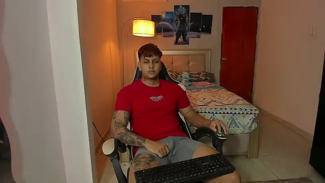 Snapshot of Jake_simons chatting on 12.03.24 Jake simons online show from 12.03.24