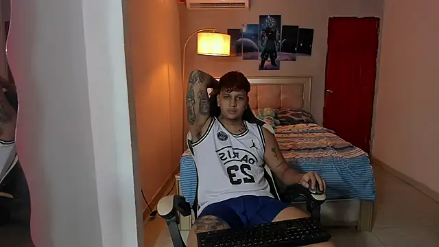 Snapshot of Jake_simons chatting on 12.07.24 Jake simons online show from 12.07.24