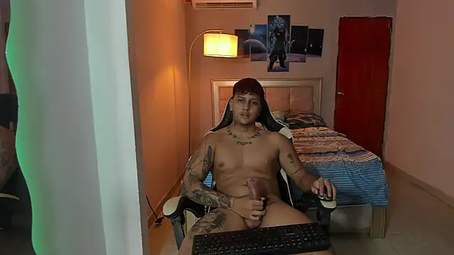 Snapshot of Jake_simons chatting on 12.07.24 Jake simons online show from 12.07.24