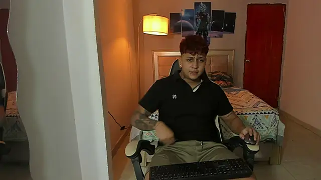 Snapshot of Jake_simons chatting on 12.10.24 Jake simons online show from 12.10.24