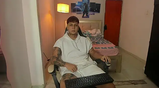 Snapshot of Jake_simons chatting on 12.29.24 Jake simons online show from 12.29.24